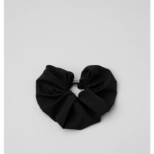 Alo Bead It Oversized Scrunchie